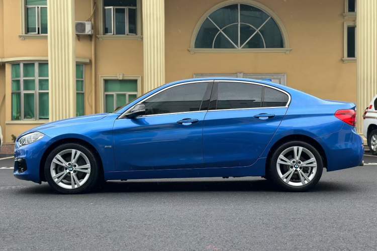 Used BMW 1 Series 2018 118i Design Package Edition Exterior 7
