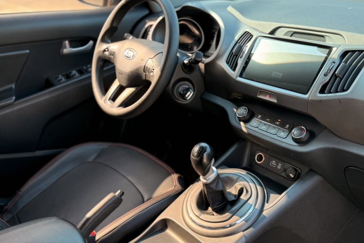 Used Kia Sportage R 2015 2.0L Manual Two-Wheel Drive GL Model