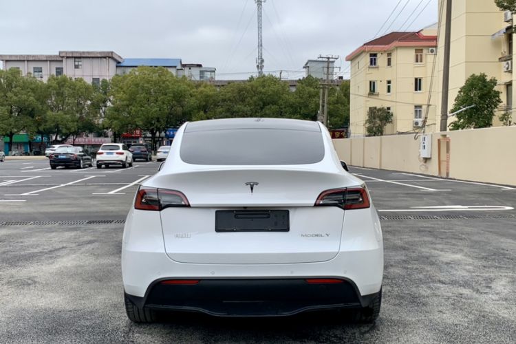 Used Tesla Model Y 2022 Long-Range All-Wheel-Drive Version