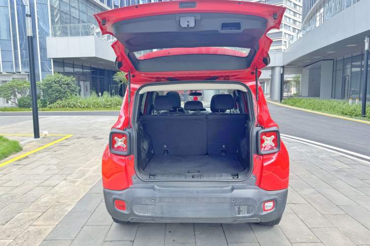 Used Jeep Renegade 2018 Connected Large Screen Version 180T Automatic High-Energy Edition