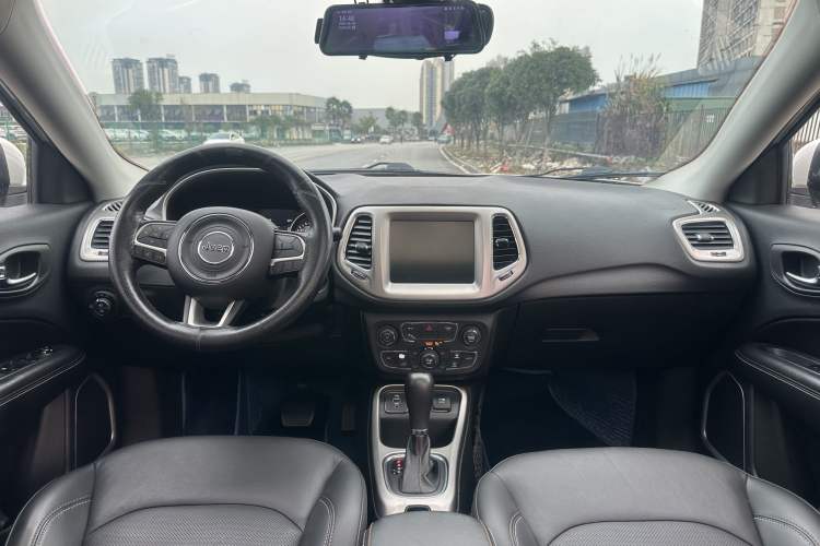 Used Jeep Compass 2019 200T Automatic Family Edition - Connected Large Screen Version