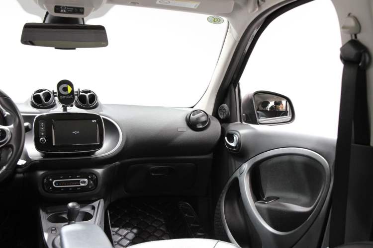 Used smart forfour 2016 0.9T 66 kW Pioneer Edition
