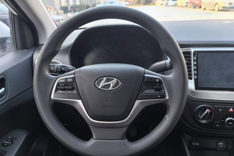 Used Hyundai Verna (new generation) 2020 1.4L Manual GLS Cool Edition