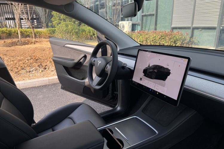 Used Tesla Model Y 2023 Rear-Wheel-Drive Version