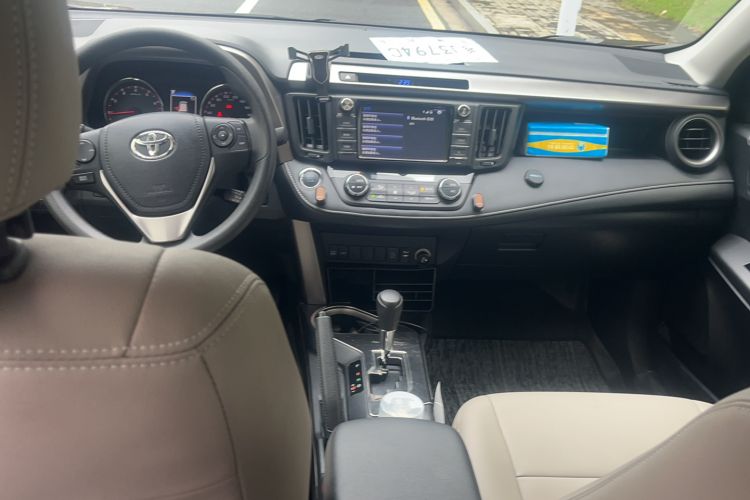 Used Toyota RAV4 2019 2.0L CVT Two-Wheel Drive Fashion X Limited Edition China VI Standard