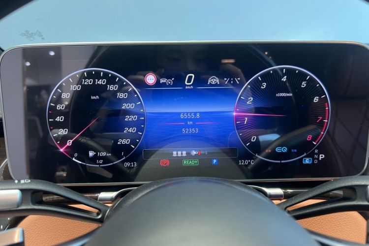 Used Mercedes-Benz Maybach S-Class 2021 S 480 4MATIC Odometer Close Up