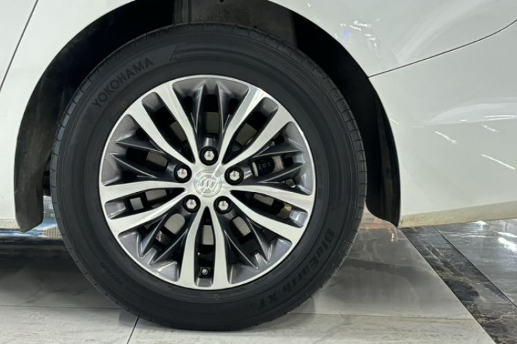 Used Buick GL8 2023 ES Lu Zun Comfort Model
