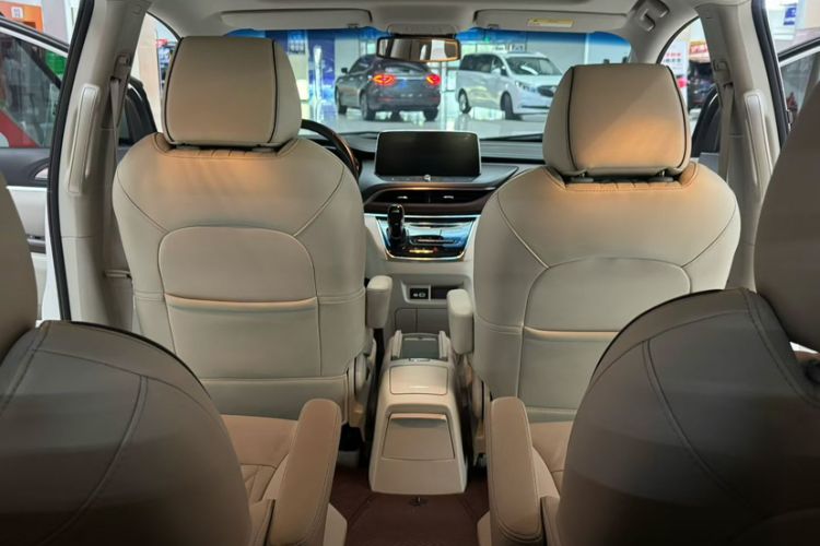 Used Buick GL8 2022 Land Business Class 652T Luxury Model
