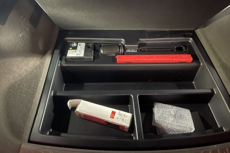 Used IM LS7 2023 100kWh Pro All-Wheel-Drive Version Trunk