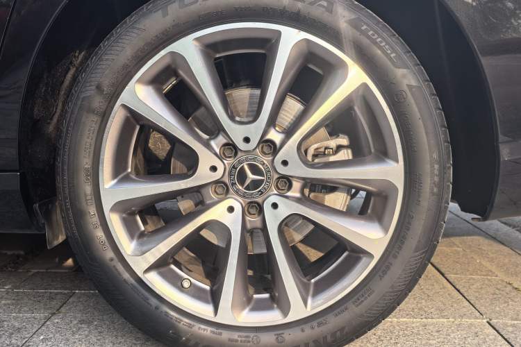 Used Mercedes-Benz E-Class 2019 E 260 L Exterior 8