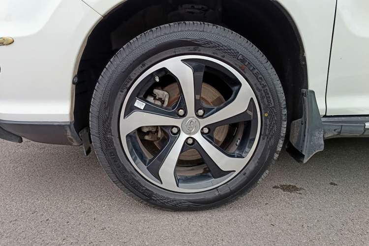 Used BYD S7 2015 2.0T Upgraded Automatic Luxury Version Exterior 4