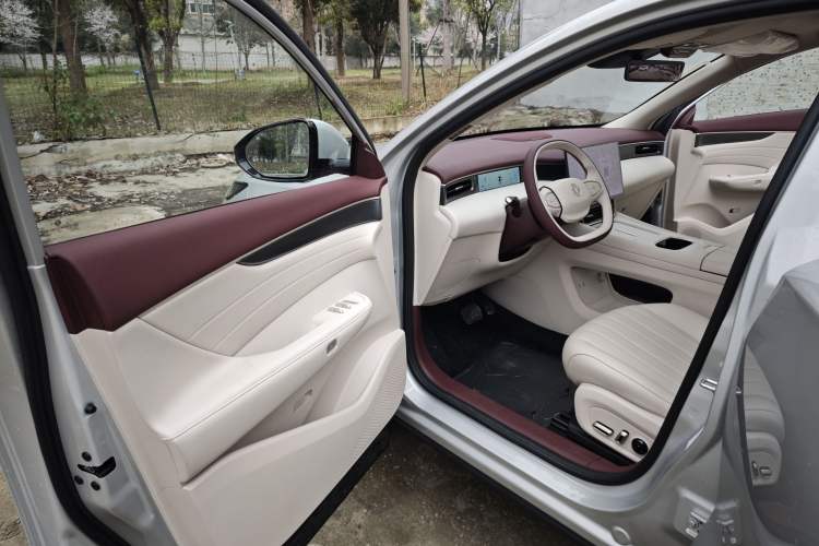 Used Dongfeng Aeolus L8 2025 Model 112KM Dream Edition Interior 1