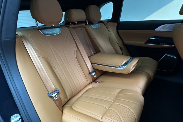 Used XPeng G9 2025 625 Long-Range Max Interior 5