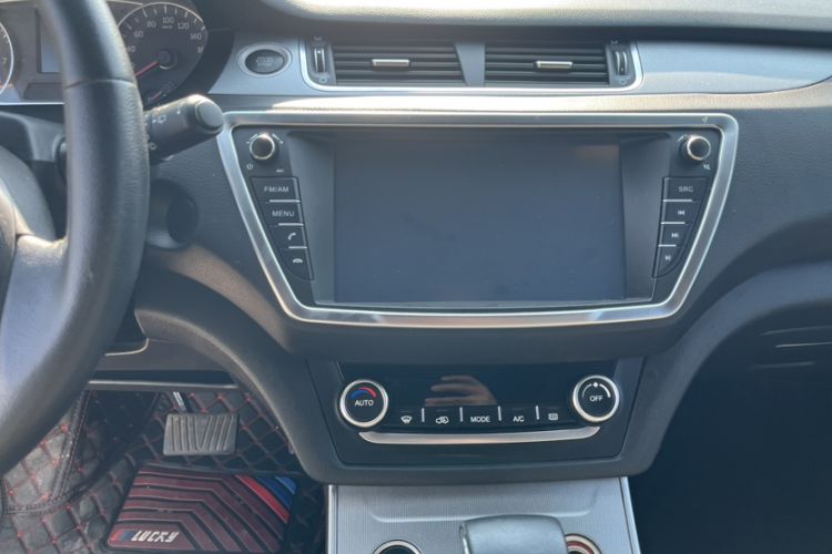 Used Land X7 2015 2.0T Panoramic Luxury Edition