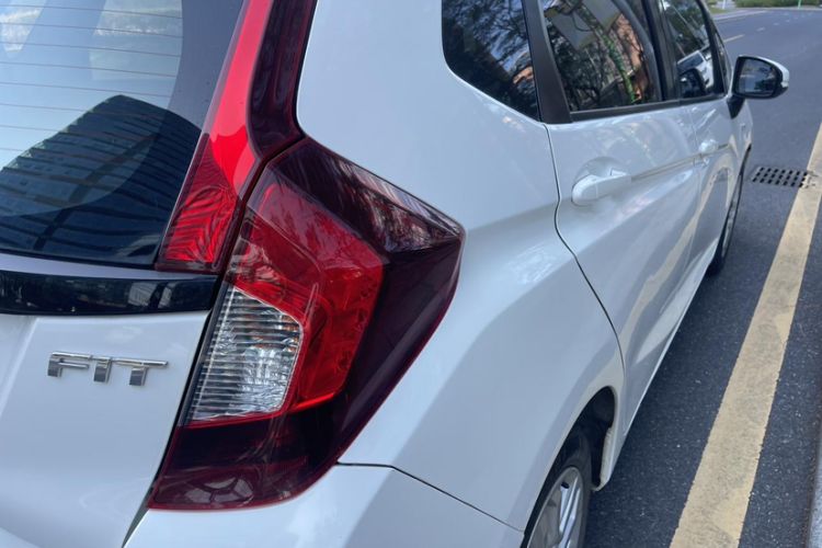 Used Honda Fit 2018 1.5L CVT Comfort Sunroof Version