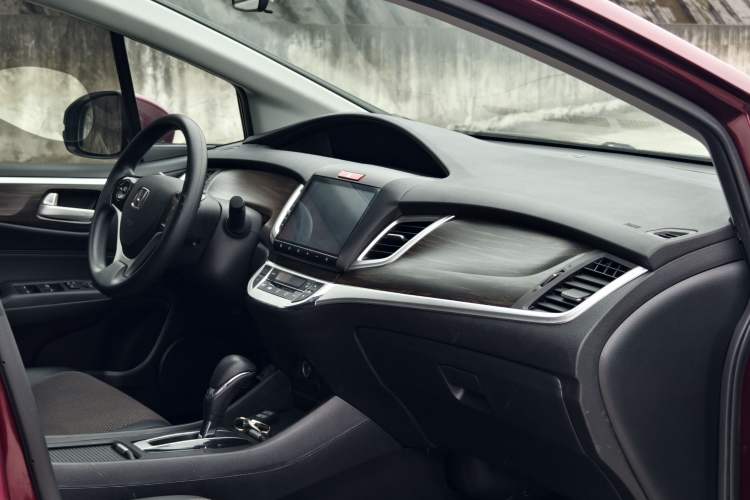 Used Honda Jade 2017 1.8L automatic Comfort version 5 seats