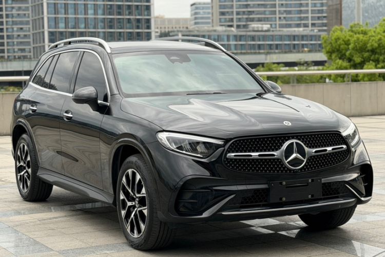 Used Mercedes-Benz GLC 2023 Facelift GLC 260 L 4MATIC Luxury Version 5 Seats
