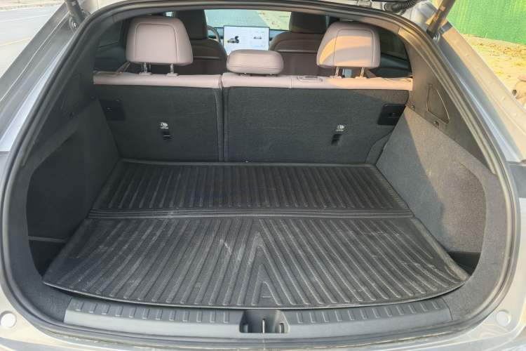 Used ONVO L60 2024 60 kWh All-Wheel Drive
