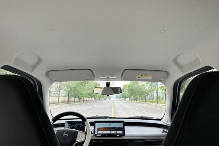 Used Chery QQ Domi 2025 Model 305km Comfort Edition Interior 7