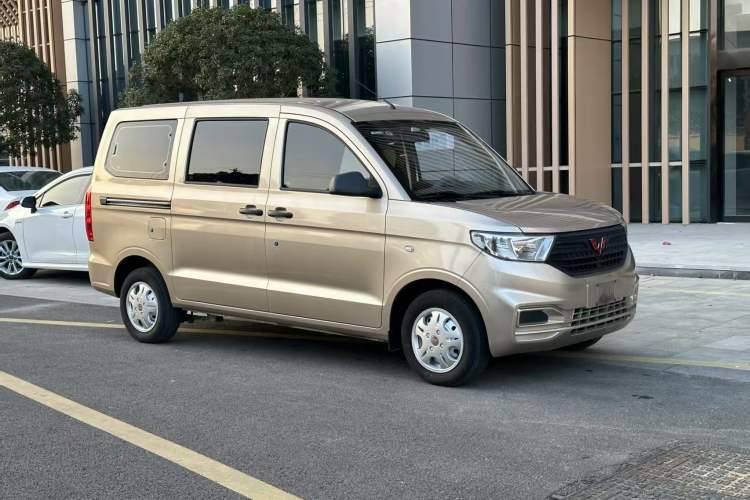 Used Wuling Hongguang V 2022 1.5L Jingqu Edition Electric-Assist LAR