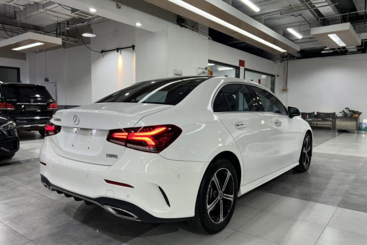 Used Mercedes-Benz A-Class 2022 Revised Version A 200 L Sport Sedan Fashionable Style Exterior 4