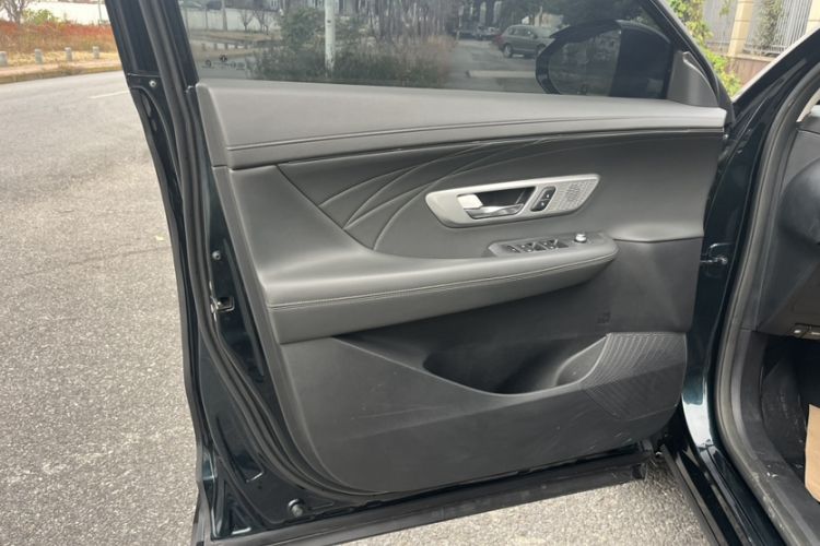 Used Dongfeng Aeolus Huge 2022 Mach Dual-Motor 1.5T MHD Dare-to-Dream Edition