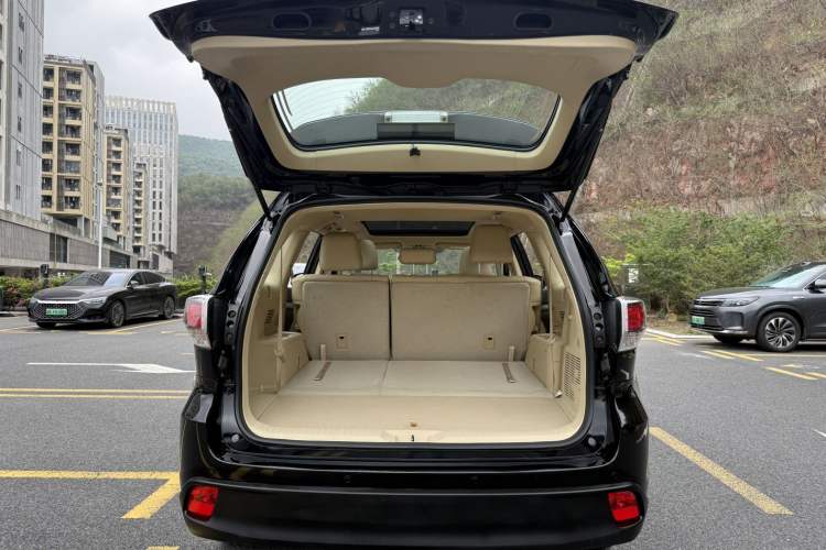 Used Toyota Highlander 2017 2.0T Four-Wheel Drive Luxury Edition 7 Seats Trunk