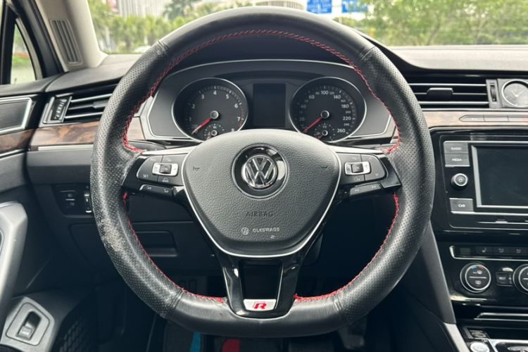 Used Volkswagen Magotan 2018 330TSI DSG Luxury Model