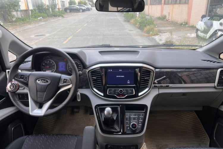 Used JAC Refine M4 2016 2.0L Manual Luxury Version
