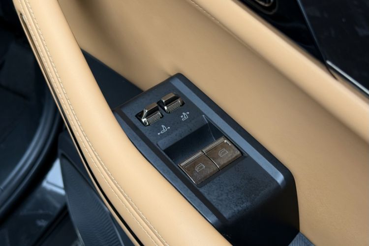 Used Lynk & Co 09 EM-P 2021 2.0T PHEV Ultra Six-Seater Interior 5