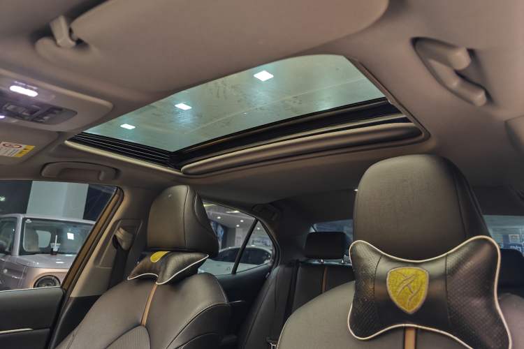 Used Toyota Camry 2021 2.0G Luxury Edition