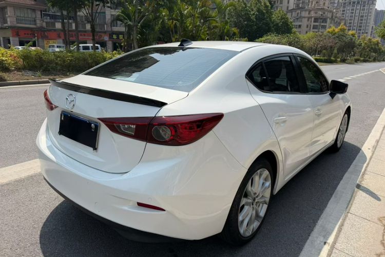 Used Mazda Mazda 3 Axela 2016 Sedan 2.0L Automatic Sport Model