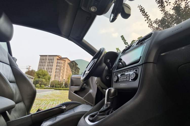 Used Volkswagen Golf 2012 1.4TSI Luxury Convertible Edition
