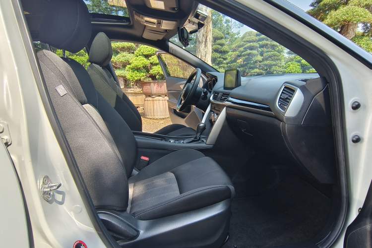 Used Mazda CX-4 2018 2.0L Automatic Two-Wheel Drive Blue Sky Dynamic Version China V Standard Interior 6