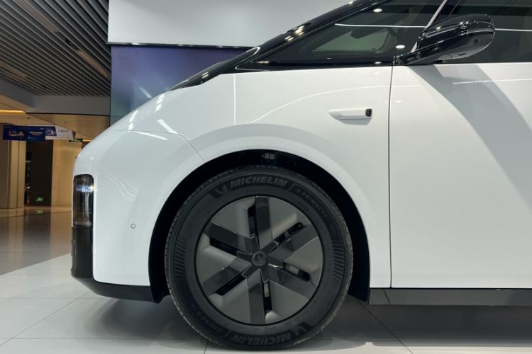 Used Li Auto MEGA 2025 Home Family Special Edition
