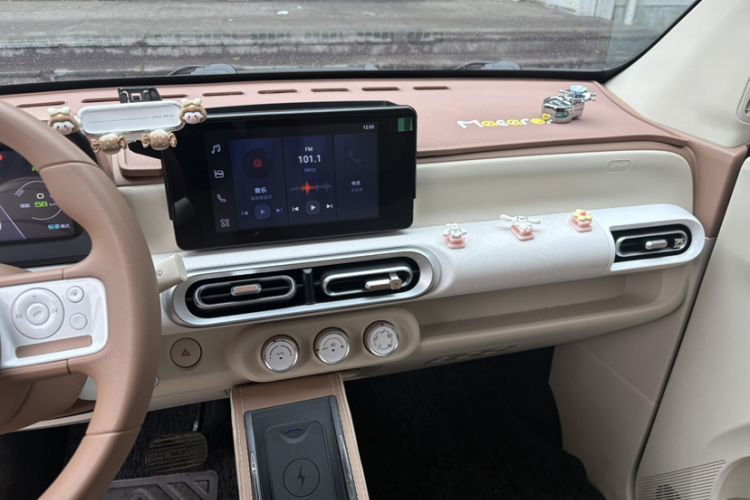 Used Wuling Hongguang MINIEV 2024 3rd Generation 215km Advanced Version Interior 2