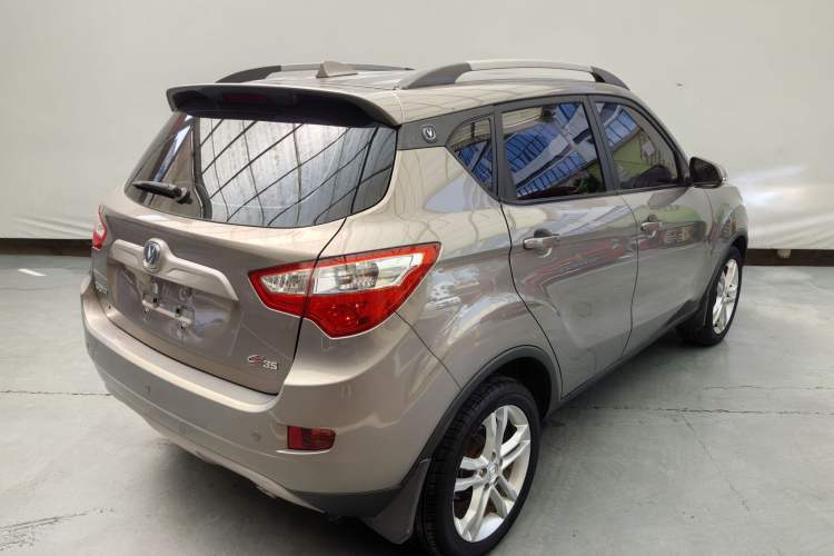 Used CHANGAN CS35 2014 1.6L Manual Luxury Model China IV Standard
