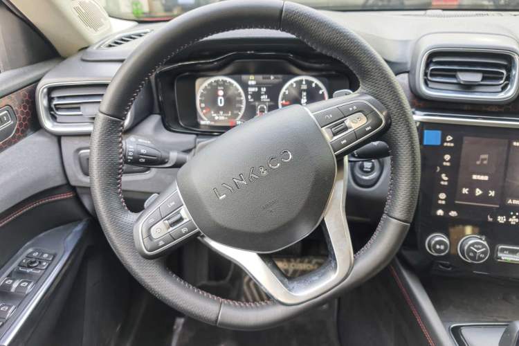 Used Lynk & Co 02 2018 1.5T DCT Two-Wheel Drive Pro Version China V Emission Standard