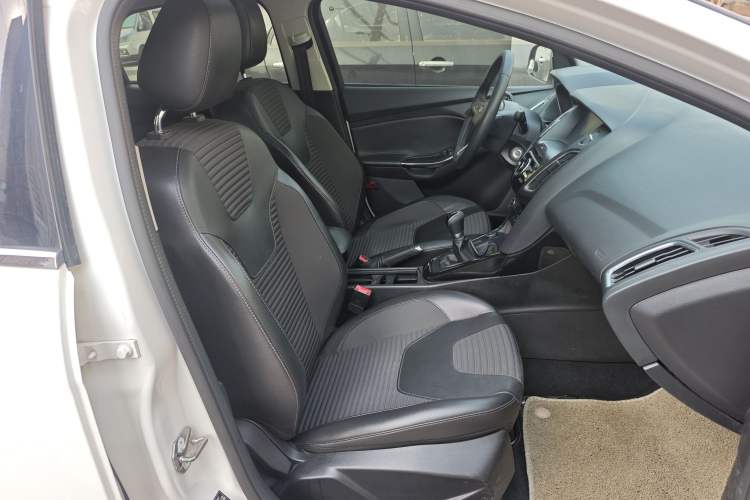 Used Ford Focus 2017 Sedan 1.6L Manual Fashion Edition Smart Drive Version