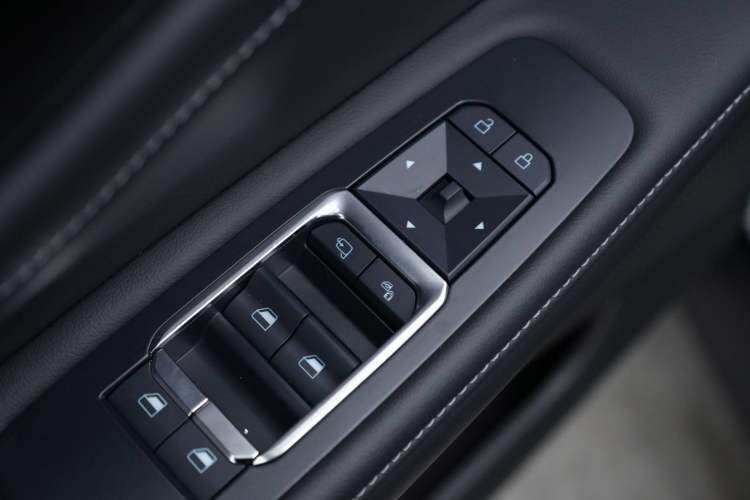 Used Ford Edge 2025 Escape L 2.0T EcoBoost Two-Wheel Drive 7-Seater Luxury Model