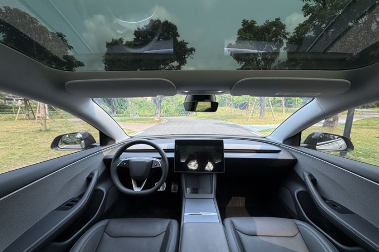 Used Tesla Model 3 2025 Model Revised Rear-Wheel-Drive Version Interior 1