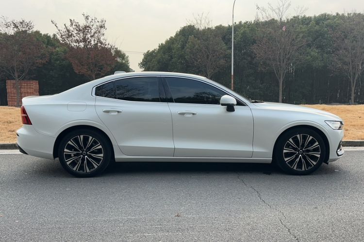 Used Volvo S60 2023 B4 Zhiyuan Luxury Edition