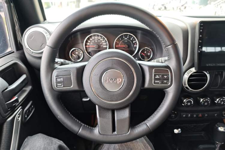 Used Jeep Wrangler 2013 3.6L Rubicon two-door version
