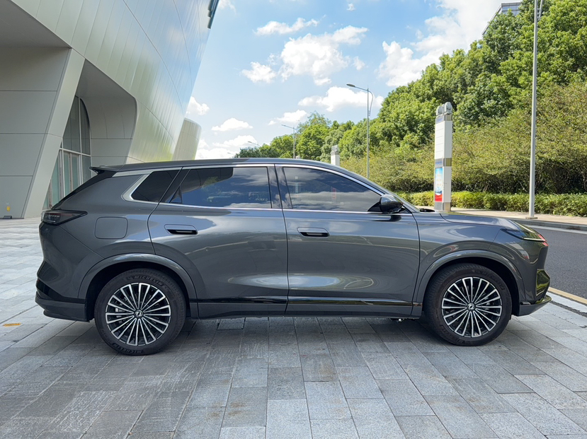Dongfeng Aeolus L8 2025 Model 185KM Dream Edition — снимка 14