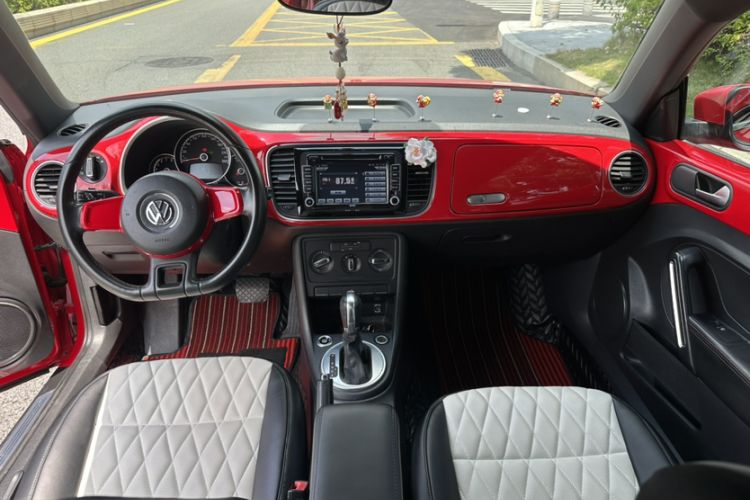 Used Volkswagen Beetle 2015 180TSI model
