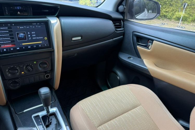 Used Toyota Fortuner 2016 2.7L Middle East Version Interior 2