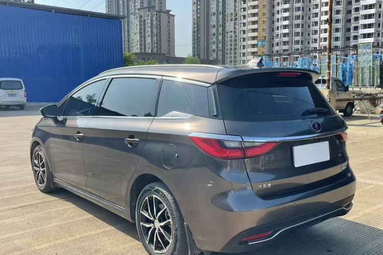 Used BYD Song MAX 2018 1.5T Automatic Smart Connect Elite Model with 6 Seats