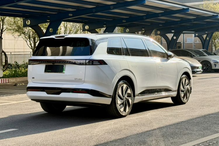 Used Dongfeng eπ eπ008 2024 636Max All-Electric Version 6 Seats Exterior 8