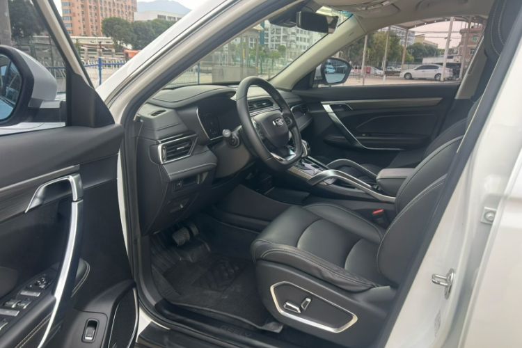 Used Geely Auto Emgrand X7 Sport 2020 1.8TD DCT ZhiZun PRO Interior 2