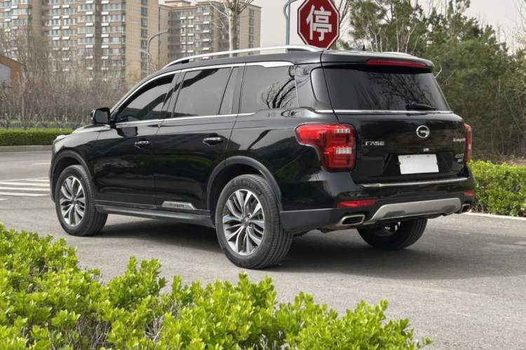 Used GAC Trumpchi GS8 2017 320T Two-Wheel Drive Luxury Smart Connectivity Version (7 Seats) Exterior 5